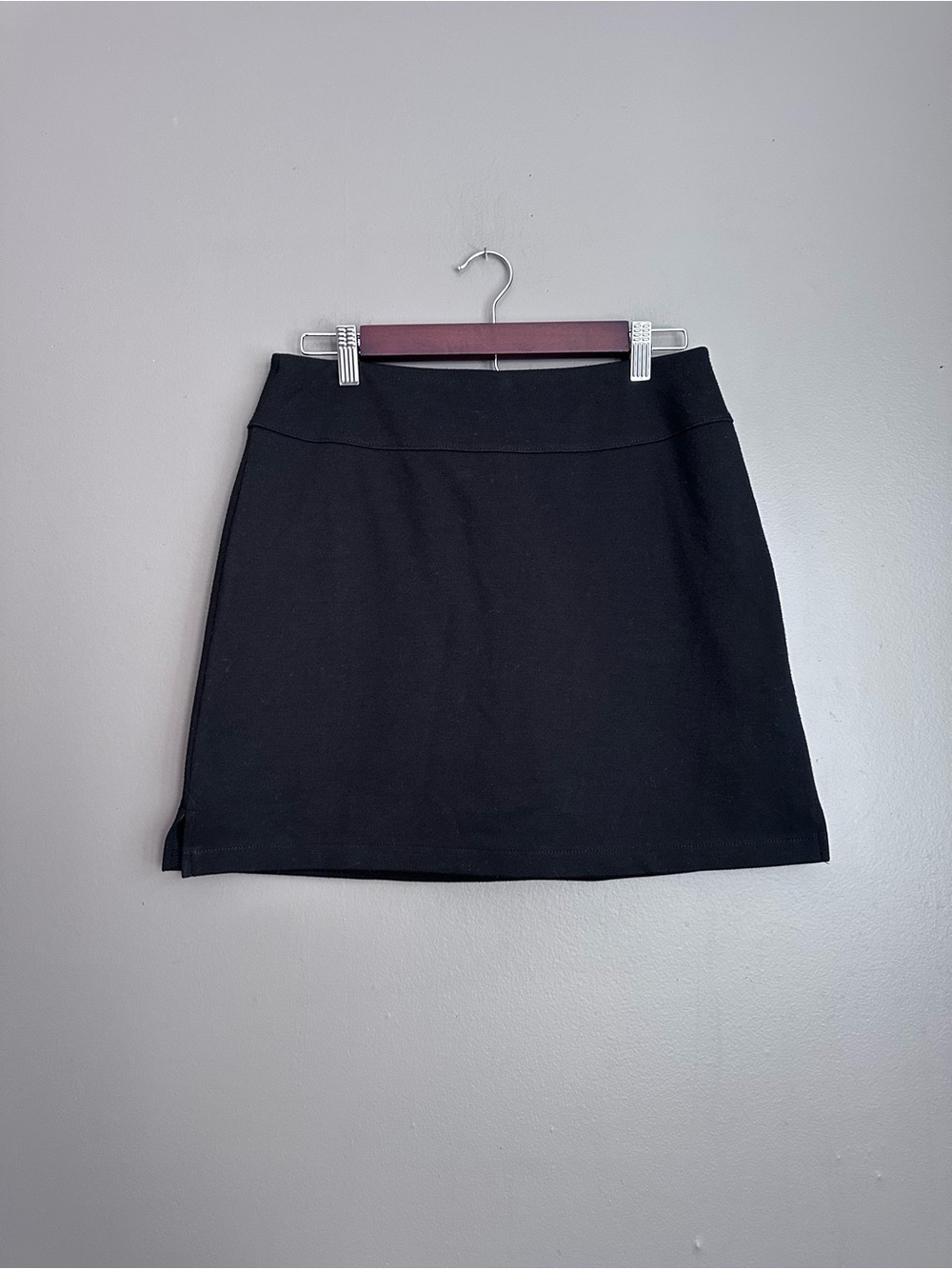 New York & Company Classic Black Mini Skirt Size: Small (US) 8-10 (UK)